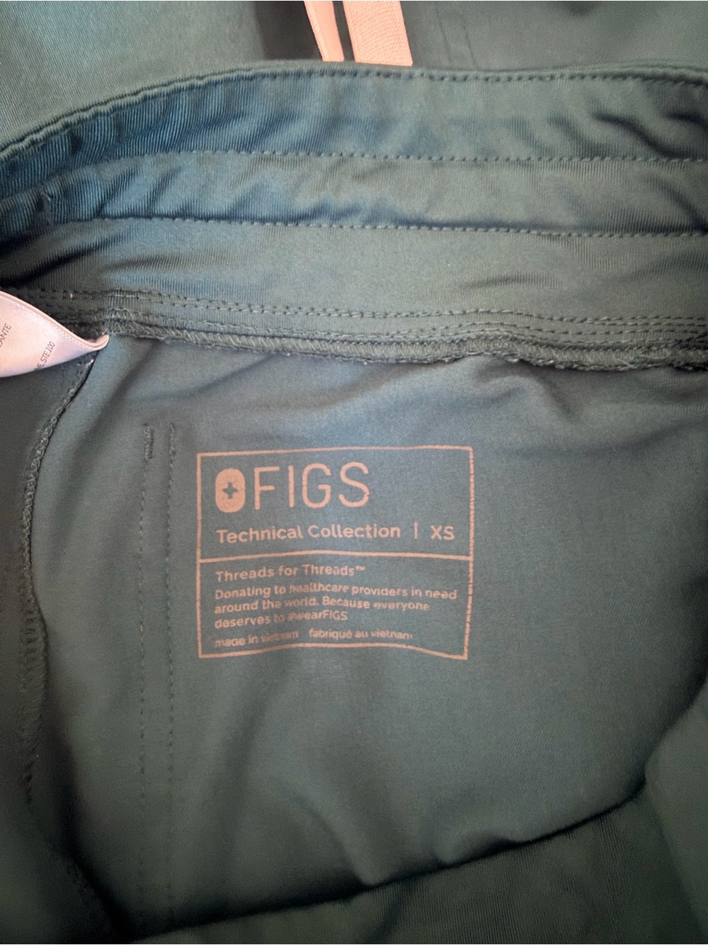 Figs size XS Top and 2 Pants Set - Picture 7 of 9